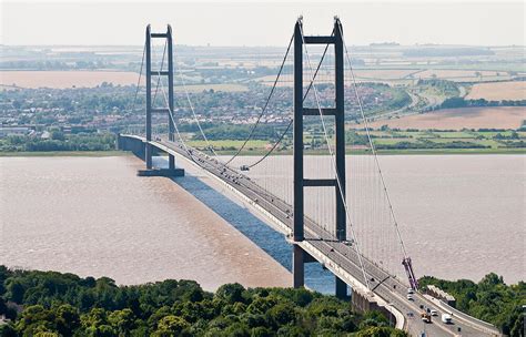 how old is the humber bridge